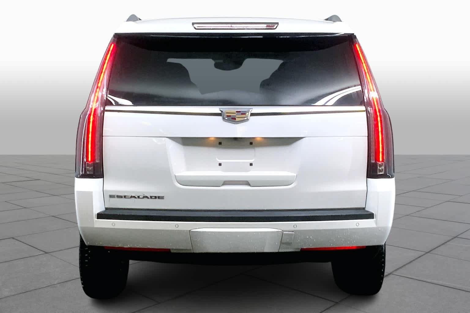 Used 2016 Cadillac Escalade Premium AWD/4WD image 5
