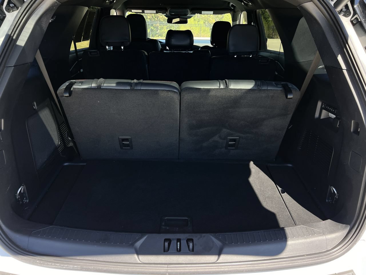 Used 2025 Ford Explorer ST-Line w/ Premium Package RWD image 29