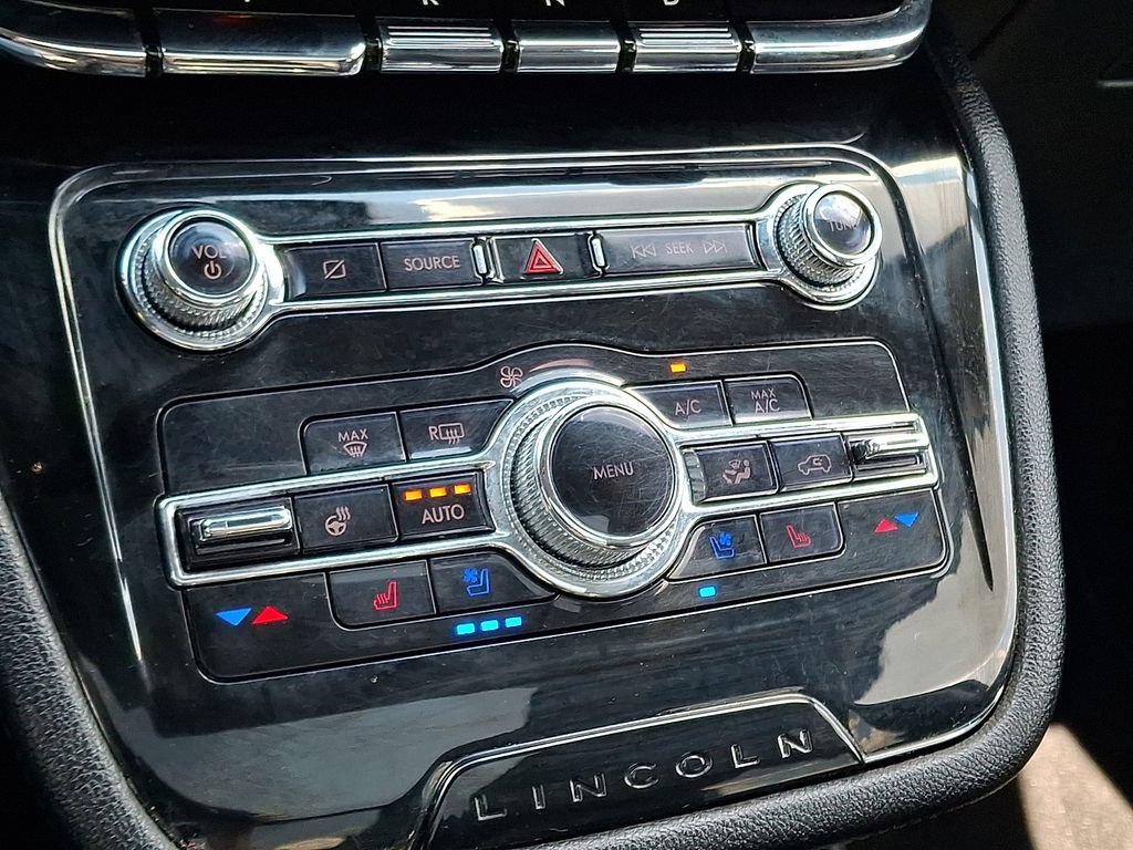 Certified 2021 Lincoln Corsair AWD w/ Premium Package image 18