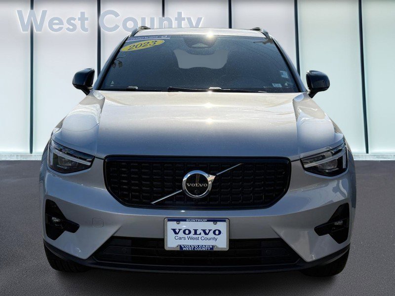 Certified 2023 Volvo XC40 B5 Ultimate w/ Protection Package Premier image 10