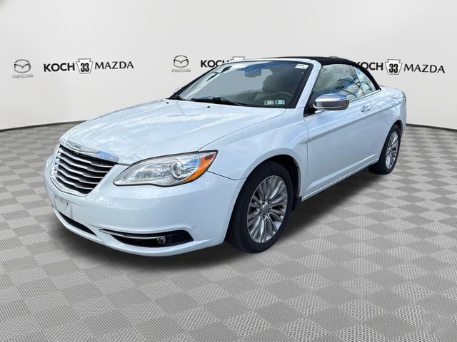 Used 2013 Chrysler 200 Limited image 3