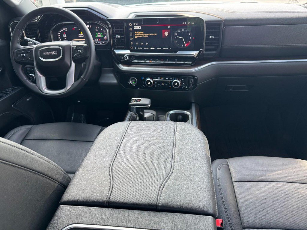 Used 2023 GMC Sierra 1500 SLT w/ SLT Premium Package AWD/4WD image 14