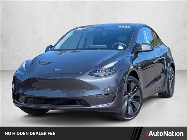 Used 2025 Tesla Model Y Long Range RWD image 1