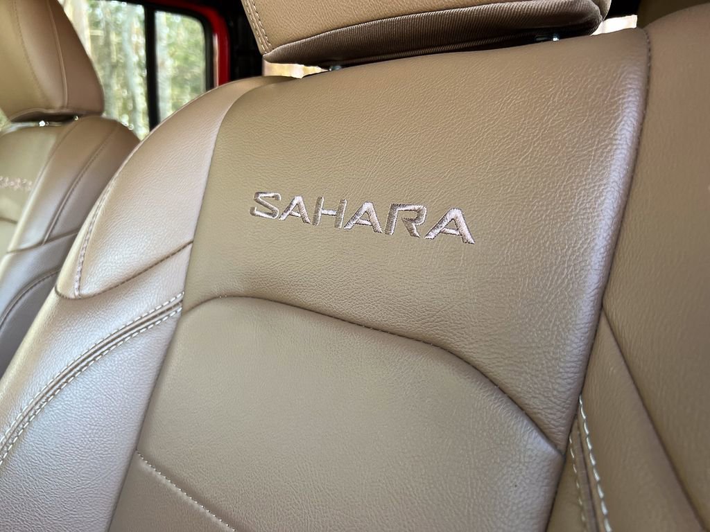 Used 2022 Jeep Wrangler Unlimited Sahara w/ LED Lighting Group image 17