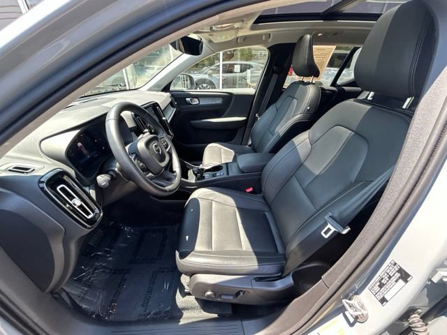 Used 2025 Volvo XC40 B5 Core AWD/4WD image 22