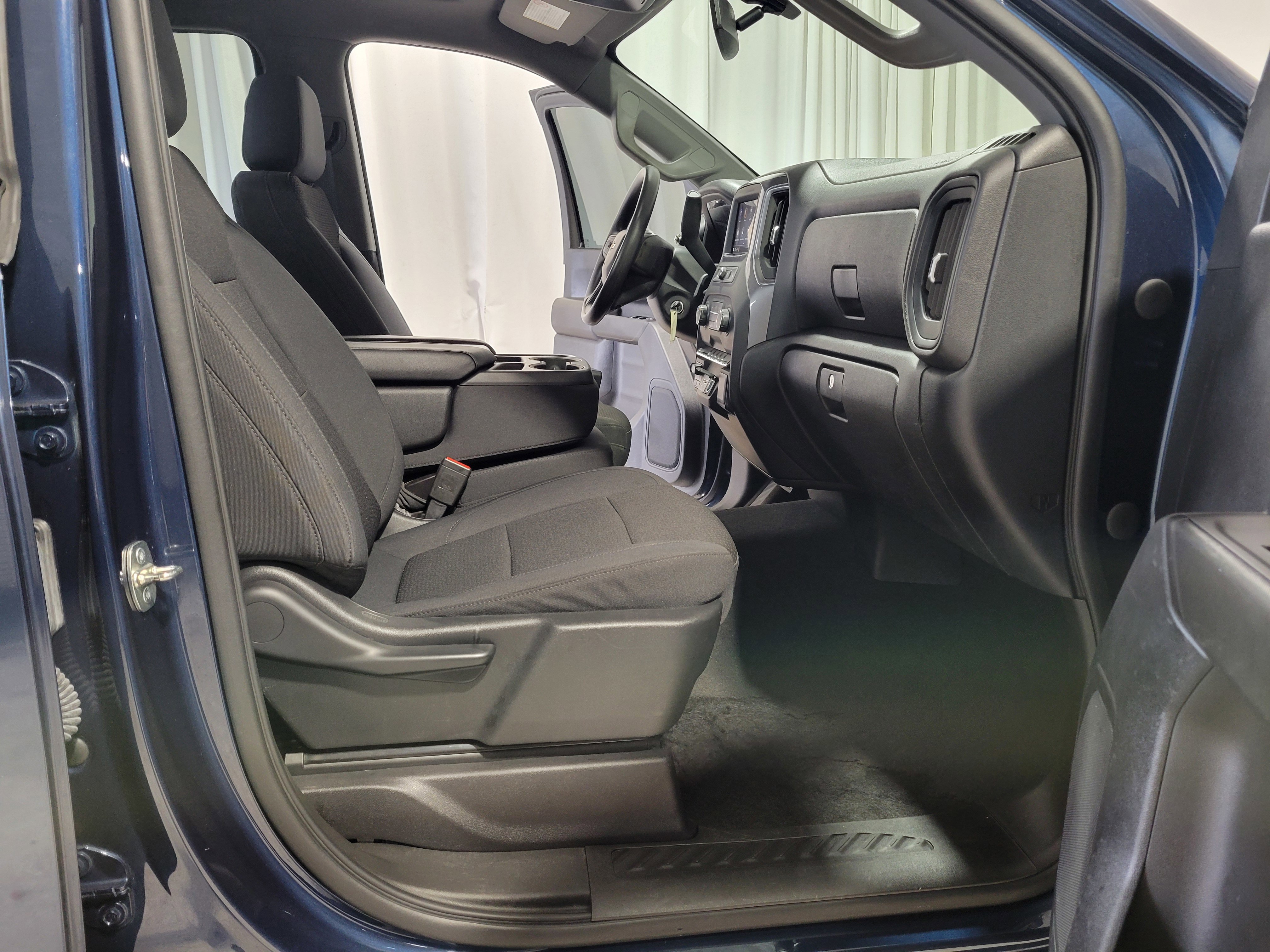 Used 2021 Chevrolet Silverado 2500 Custom w/ Custom Value Package image 33