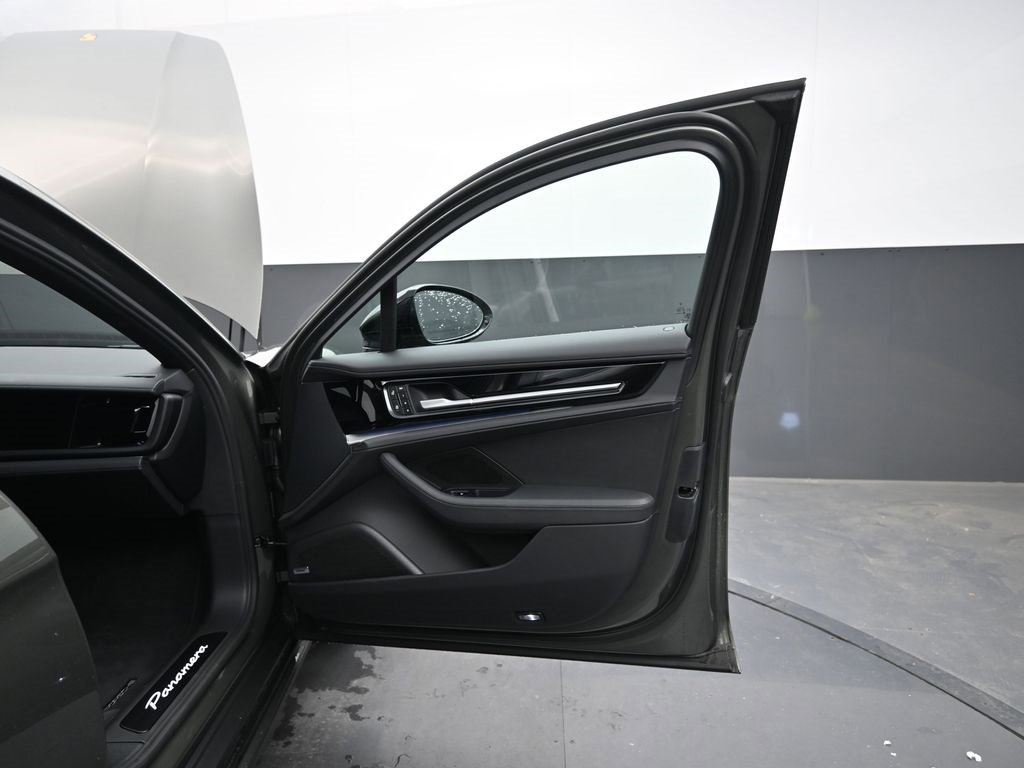 New 2025 Porsche Panamera image 17