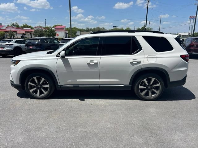 Used 2025 Honda Pilot Elite image 4