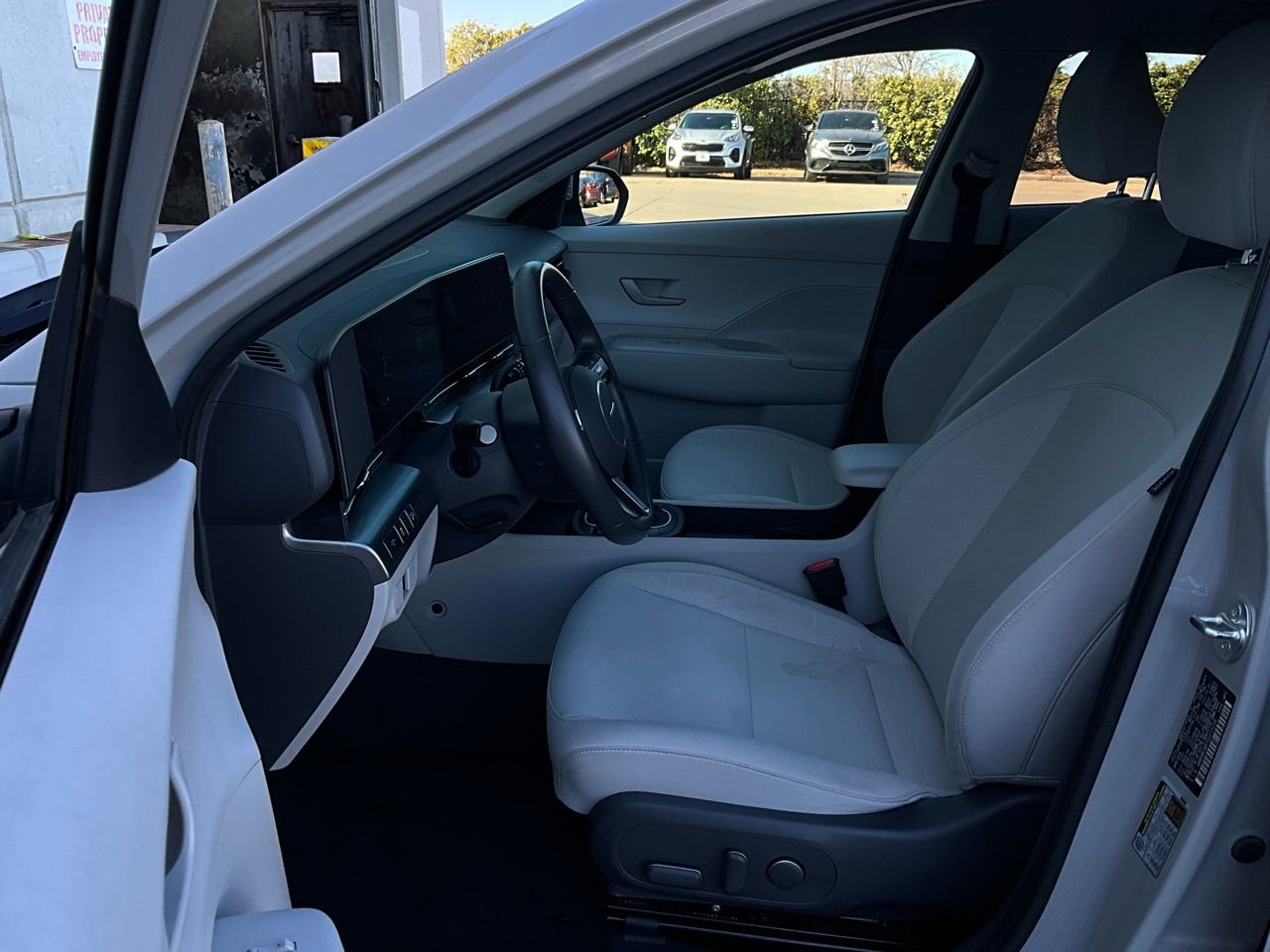 Used 2025 Hyundai Kona SEL image 10