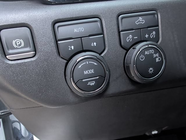 Used 2024 Chevrolet Silverado 1500 LT AWD/4WD image 28