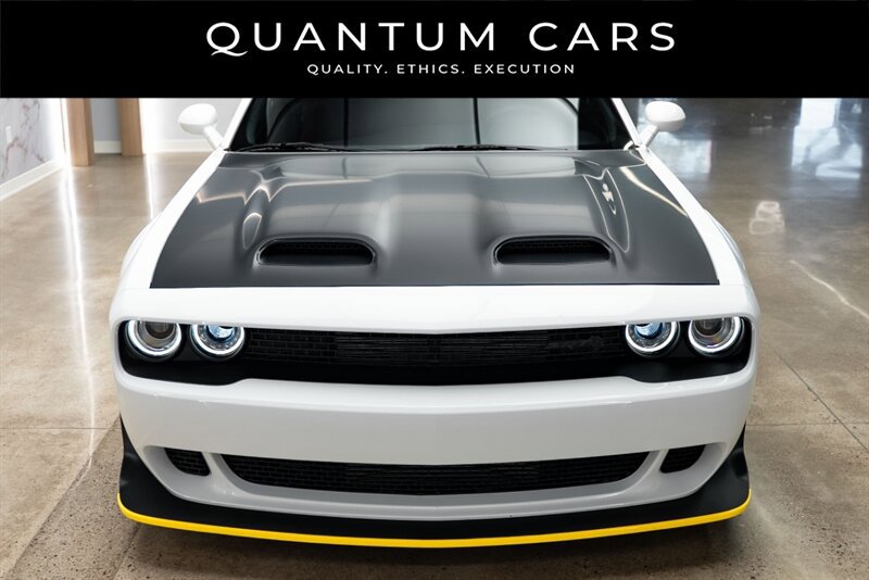 Used 2023 Dodge Challenger SRT Hellcat RWD image 2