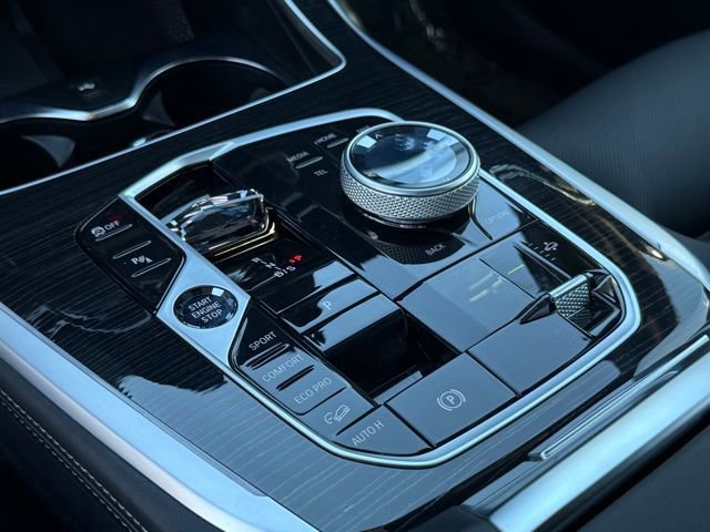 Used 2026 BMW X7 M60i w/ Climate Comfort Package AWD/4WD image 28
