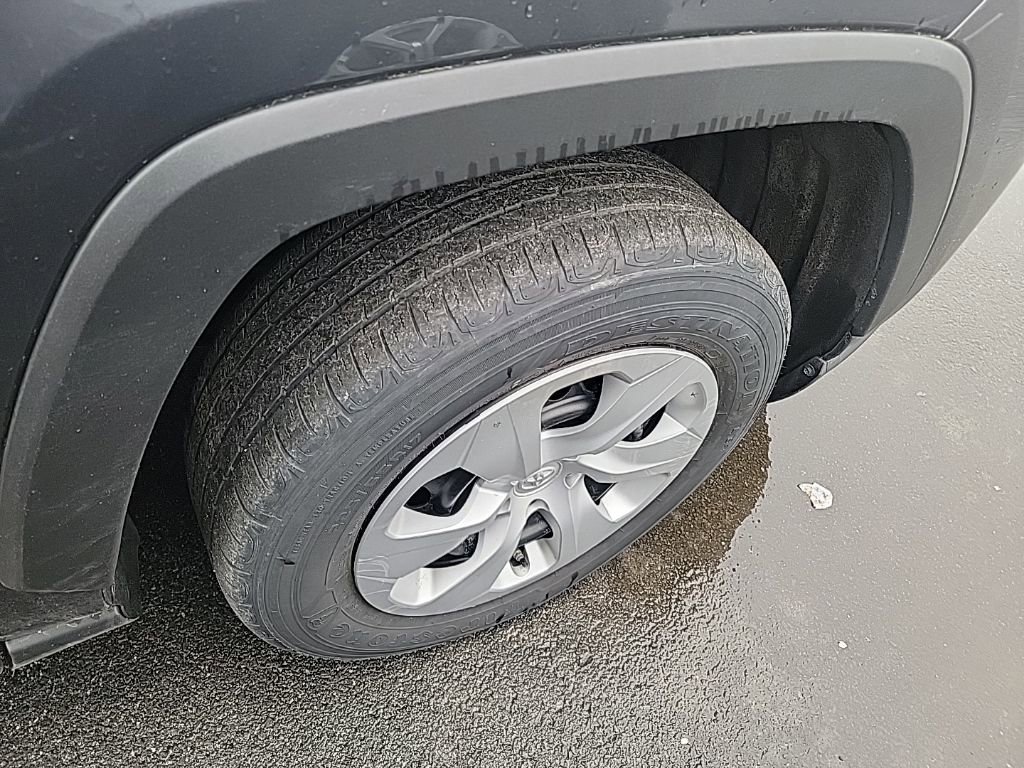 Used 2025 Toyota RAV4 LE image 9