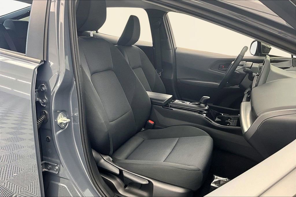 Used 2025 Toyota Prius LE image 7