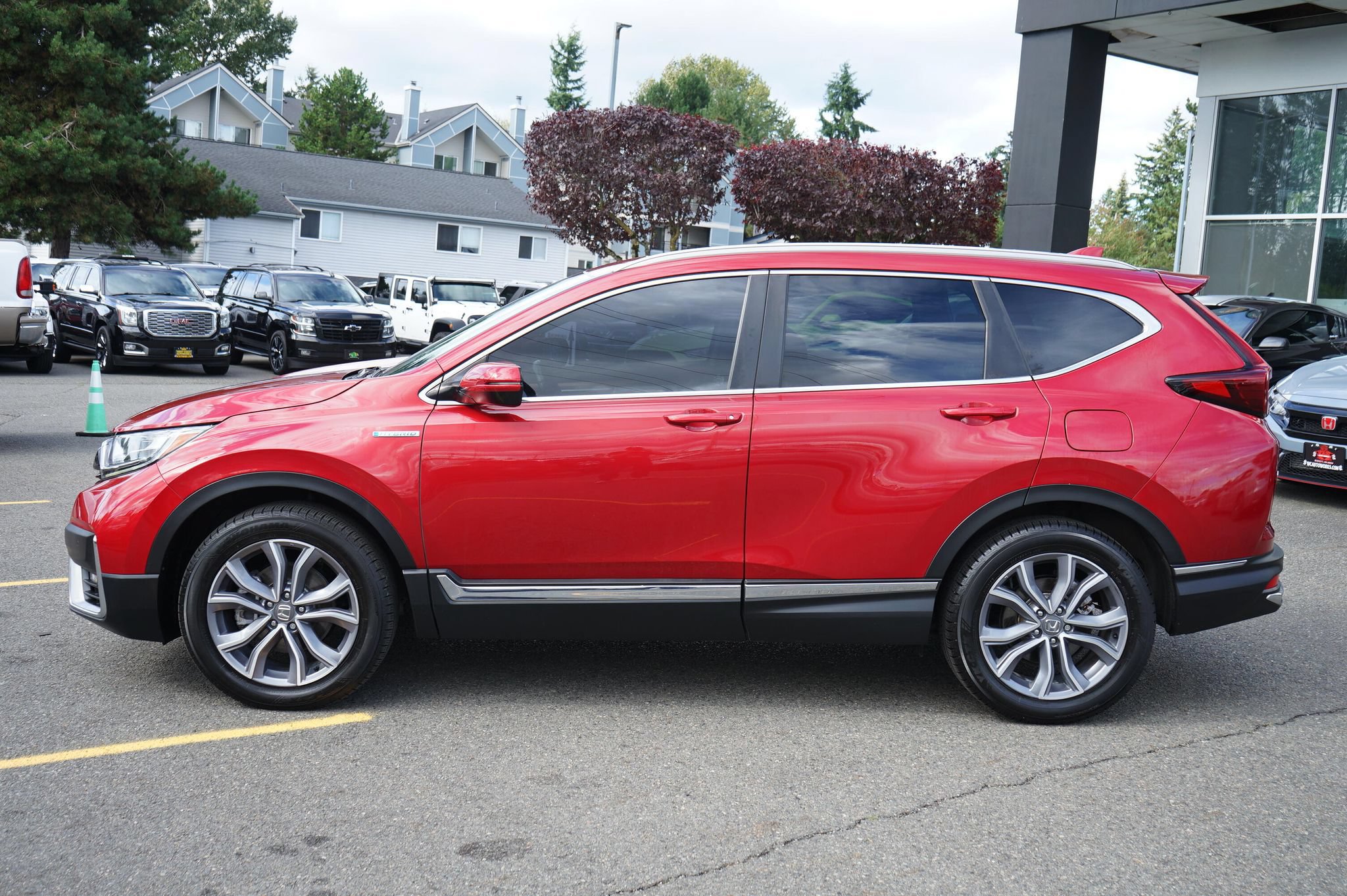 Used 2020 Honda CR-V Touring image 2