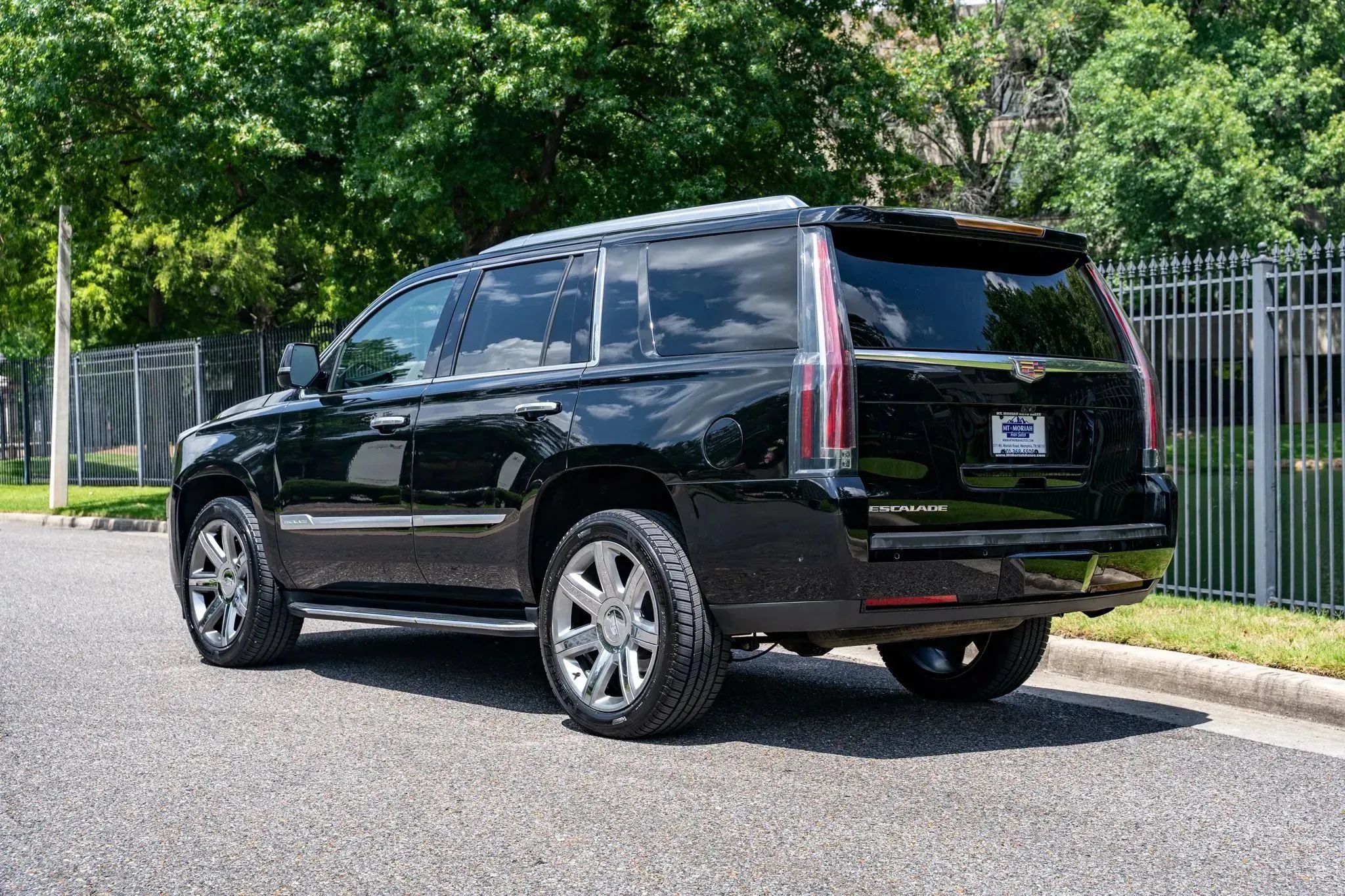Used 2020 Cadillac Escalade Luxury RWD image 8