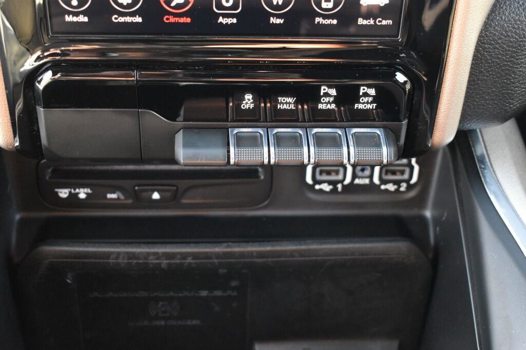 Used 2019 RAM 1500 Laramie image 27