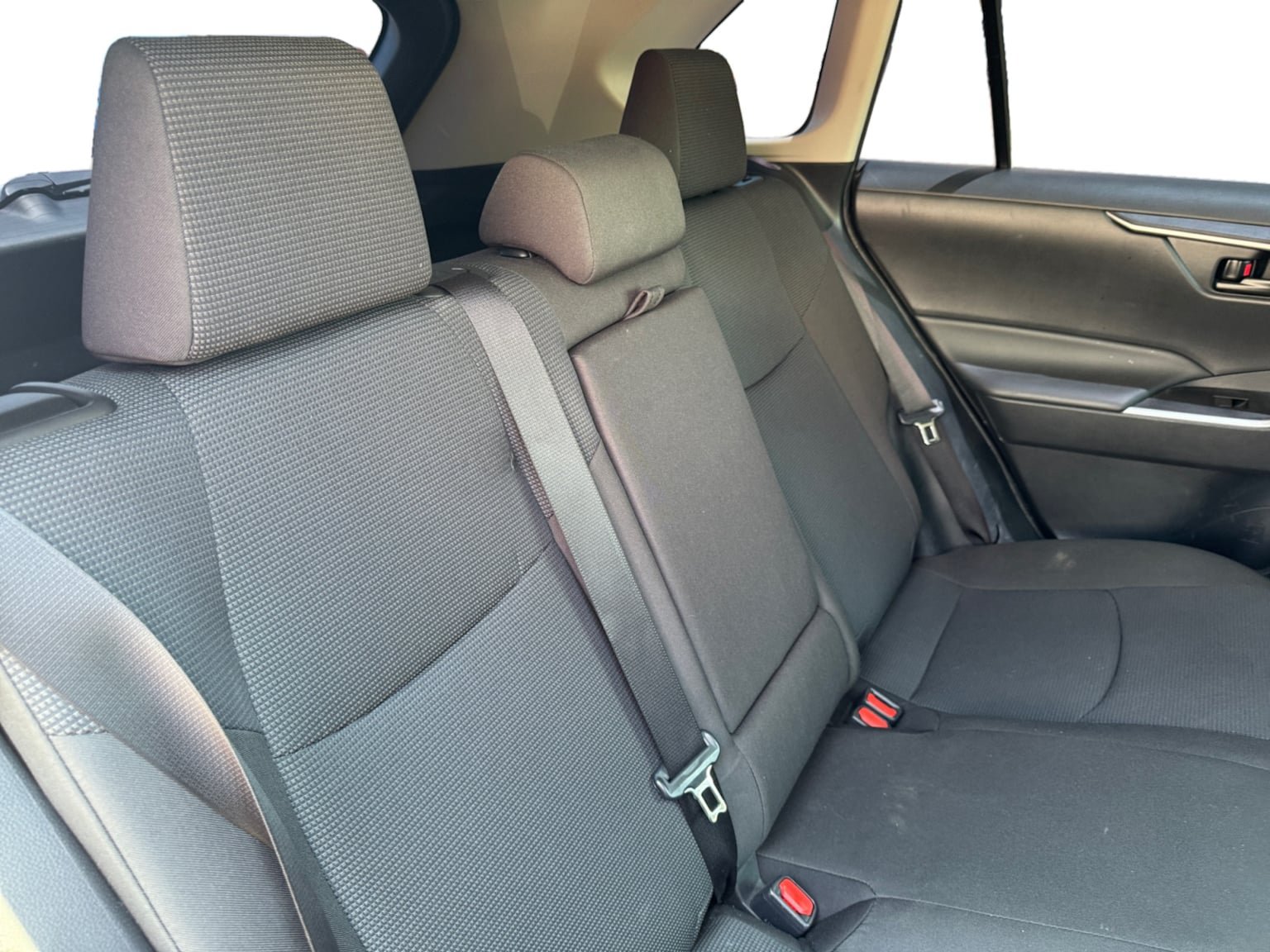 Used 2021 Toyota RAV4 LE w/ Carpet Mat Package (TMS) FWD image 18