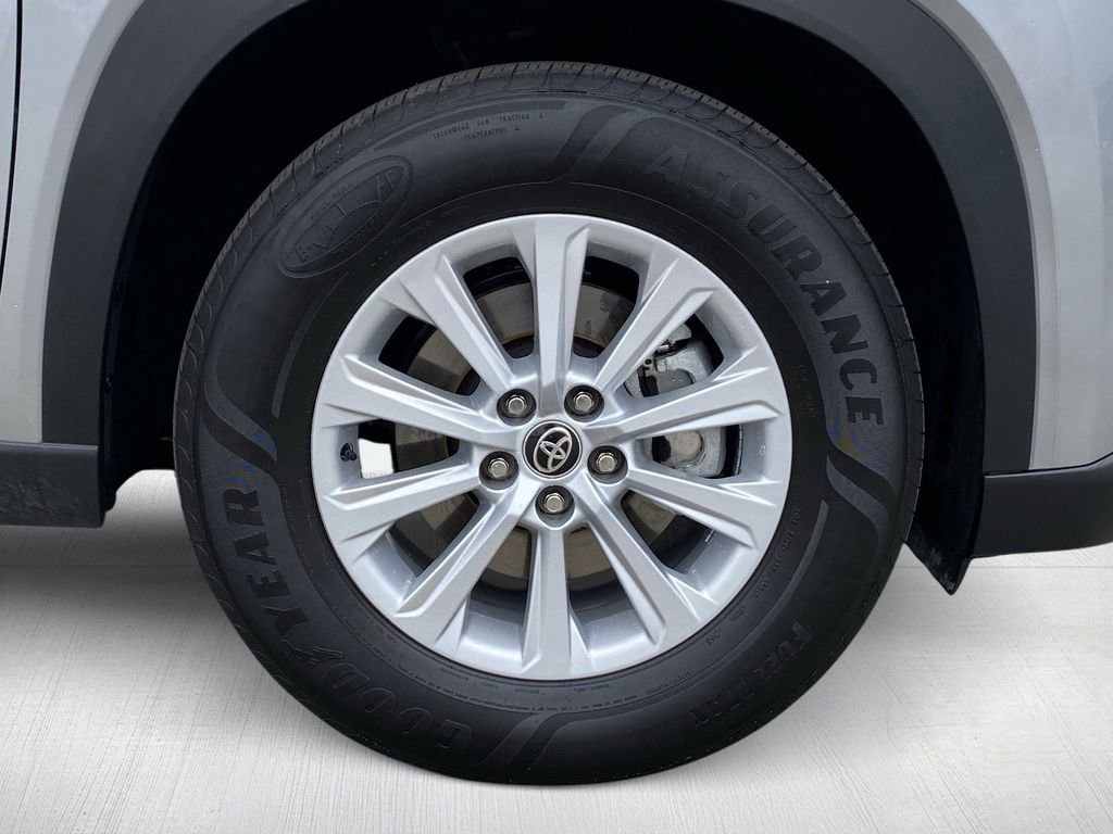 Certified 2025 Toyota Grand Highlander FWD image 13