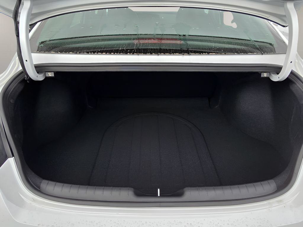 New 2026 Hyundai Elantra Hybrid FWD image 30