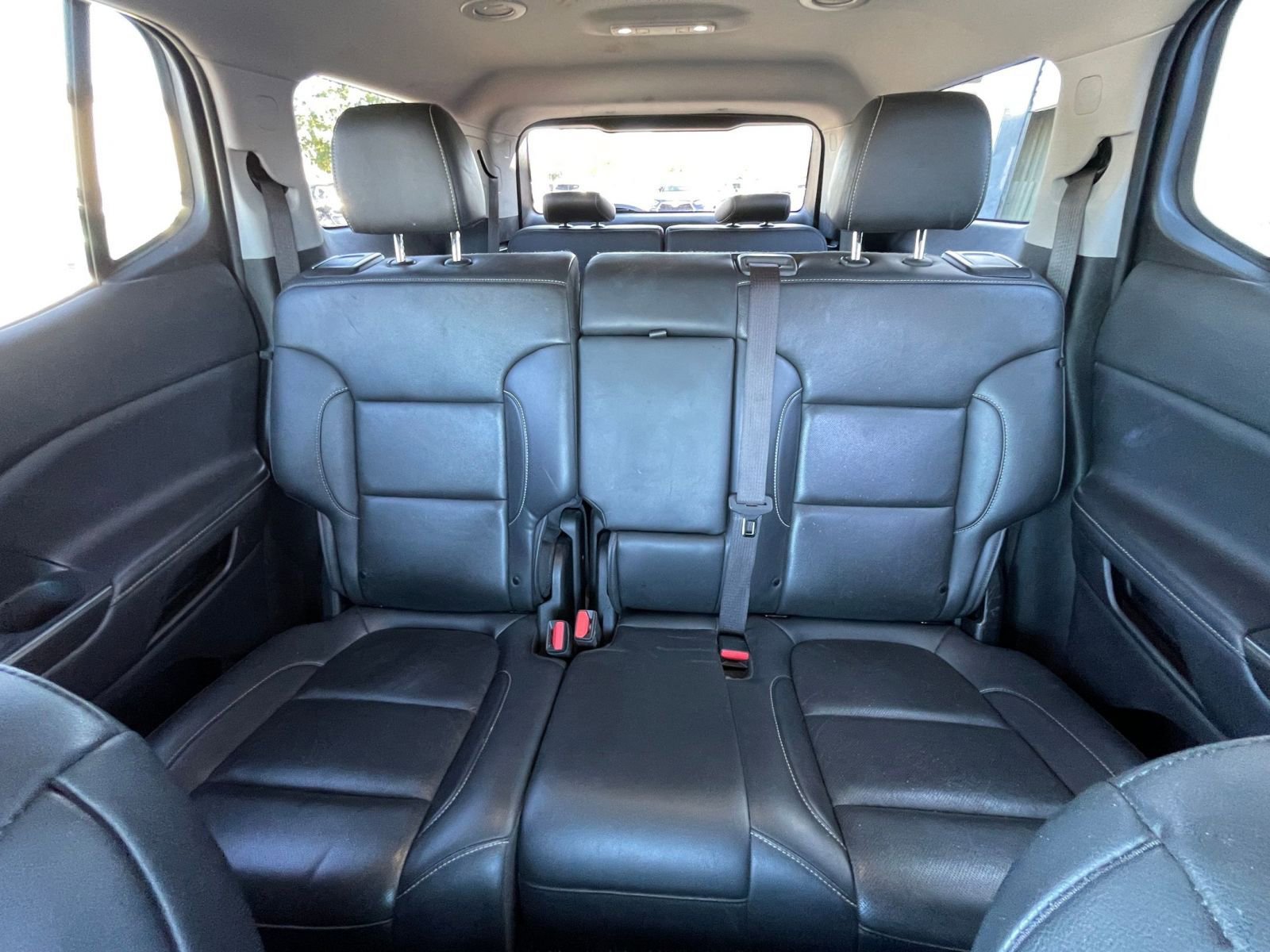 Used 2023 GMC Acadia SLT image 41