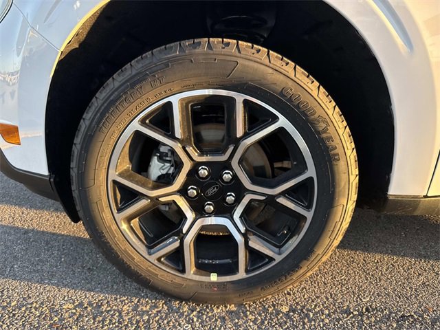 New 2026 Ford Maverick Lariat image 8