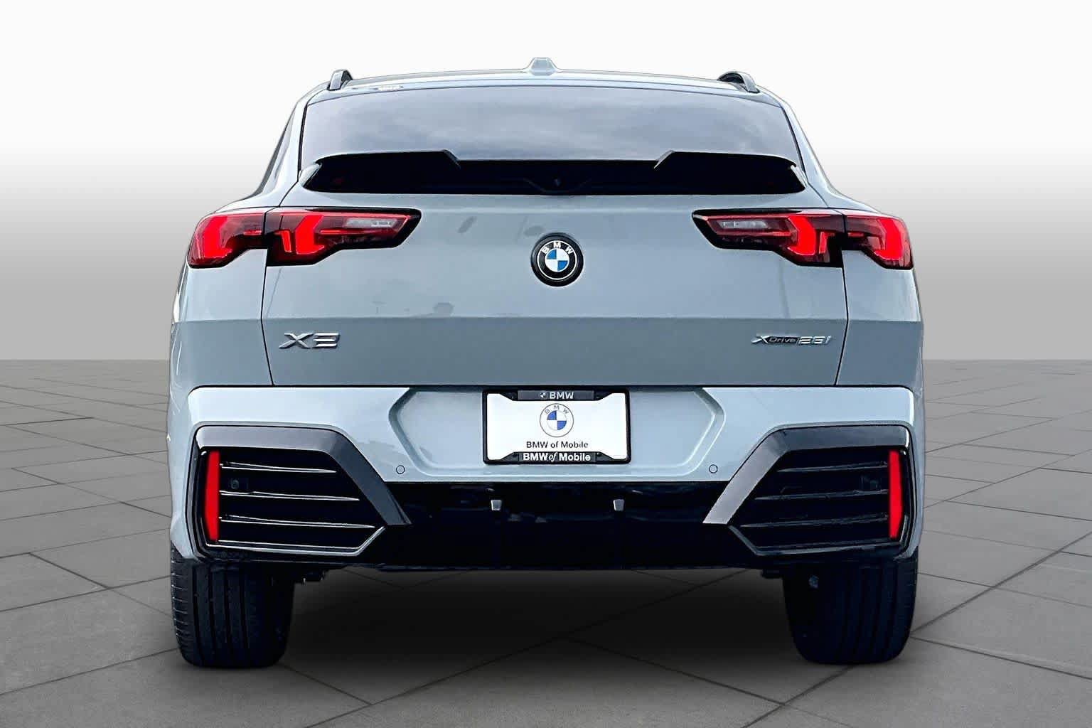 New 2026 BMW X2 xDrive28i w/ Technology Package AWD/4WD image 4