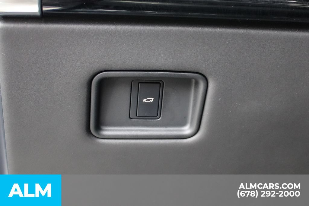 Used 2024 Land Rover Range Rover Long Wheelbase SE AWD/4WD image 32