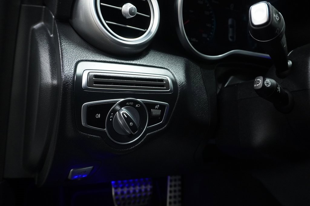 Used 2020 Mercedes-Benz C 300 4MATIC Sedan image 25