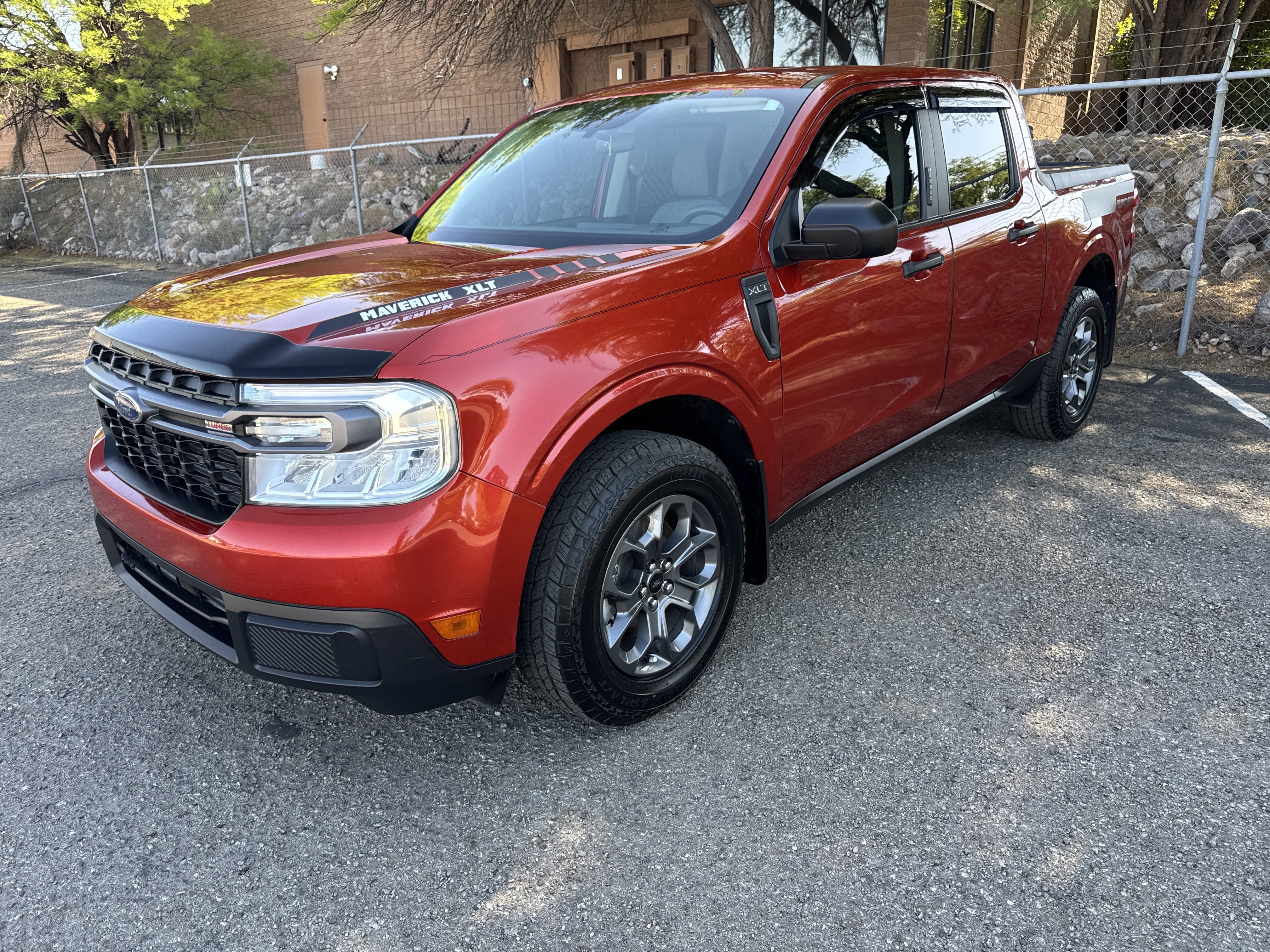 Used 2022 Ford Maverick XLT FWD image 3
