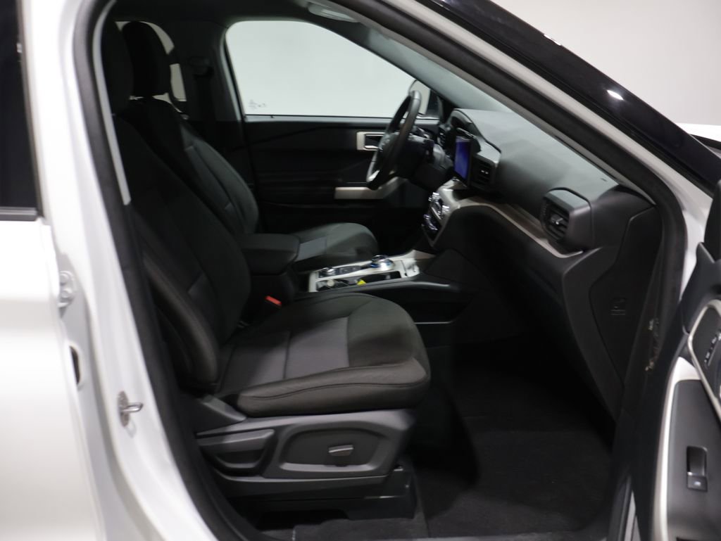 Used 2024 Ford Explorer XLT AWD/4WD image 21