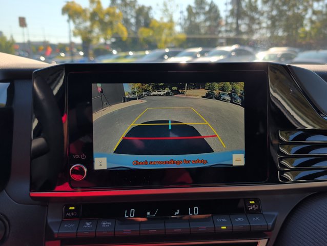 Used 2025 Toyota Camry SE FWD image 16
