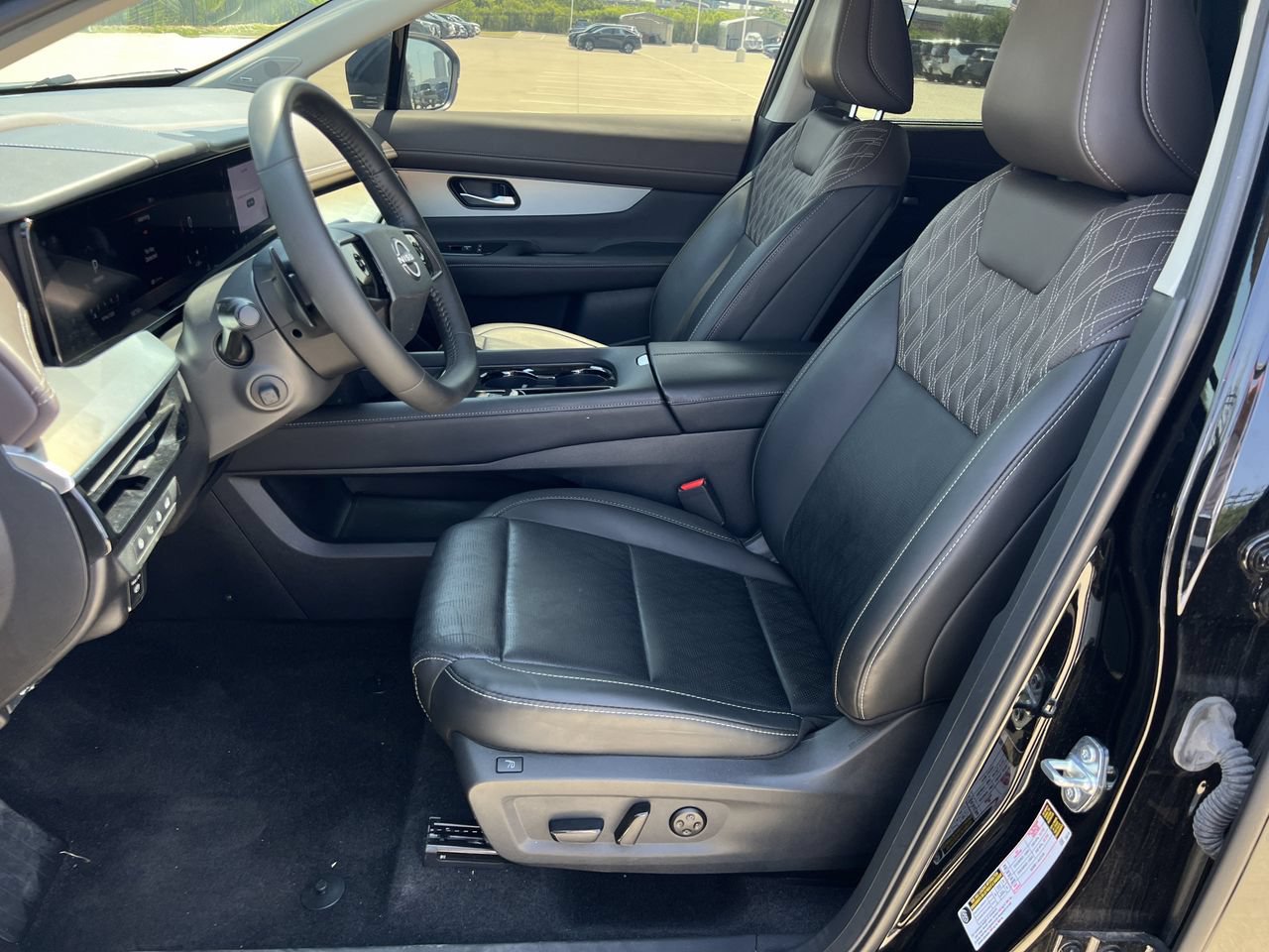 Used 2025 Nissan Murano Platinum w/ Cargo Package AWD/4WD image 7