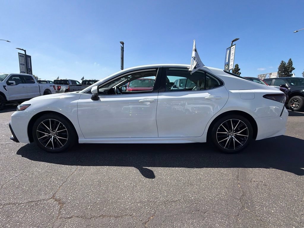 Used 2024 Toyota Camry SE AWD/4WD image 7