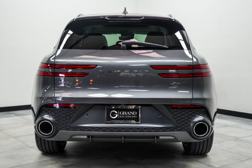 Used 2022 Genesis GV70 3.5T Sport w/ Sport Prestige Package AWD/4WD image 10