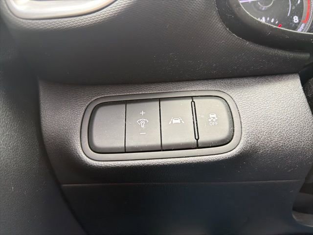 Used 2020 Hyundai Venue SE image 17