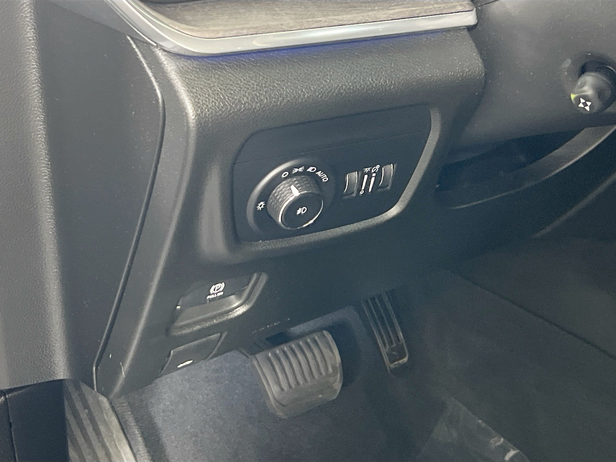 Used 2023 Jeep Grand Cherokee L Overland w/ Luxury Tech Group IV AWD/4WD image 10