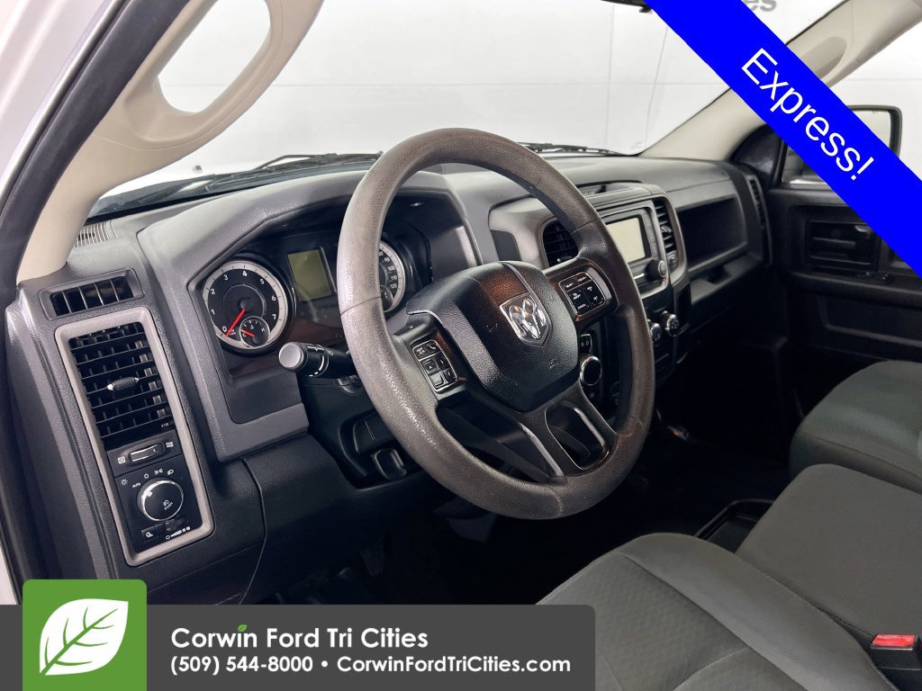 Used 2018 RAM 1500 Express w/ Express Value Package AWD/4WD image 3