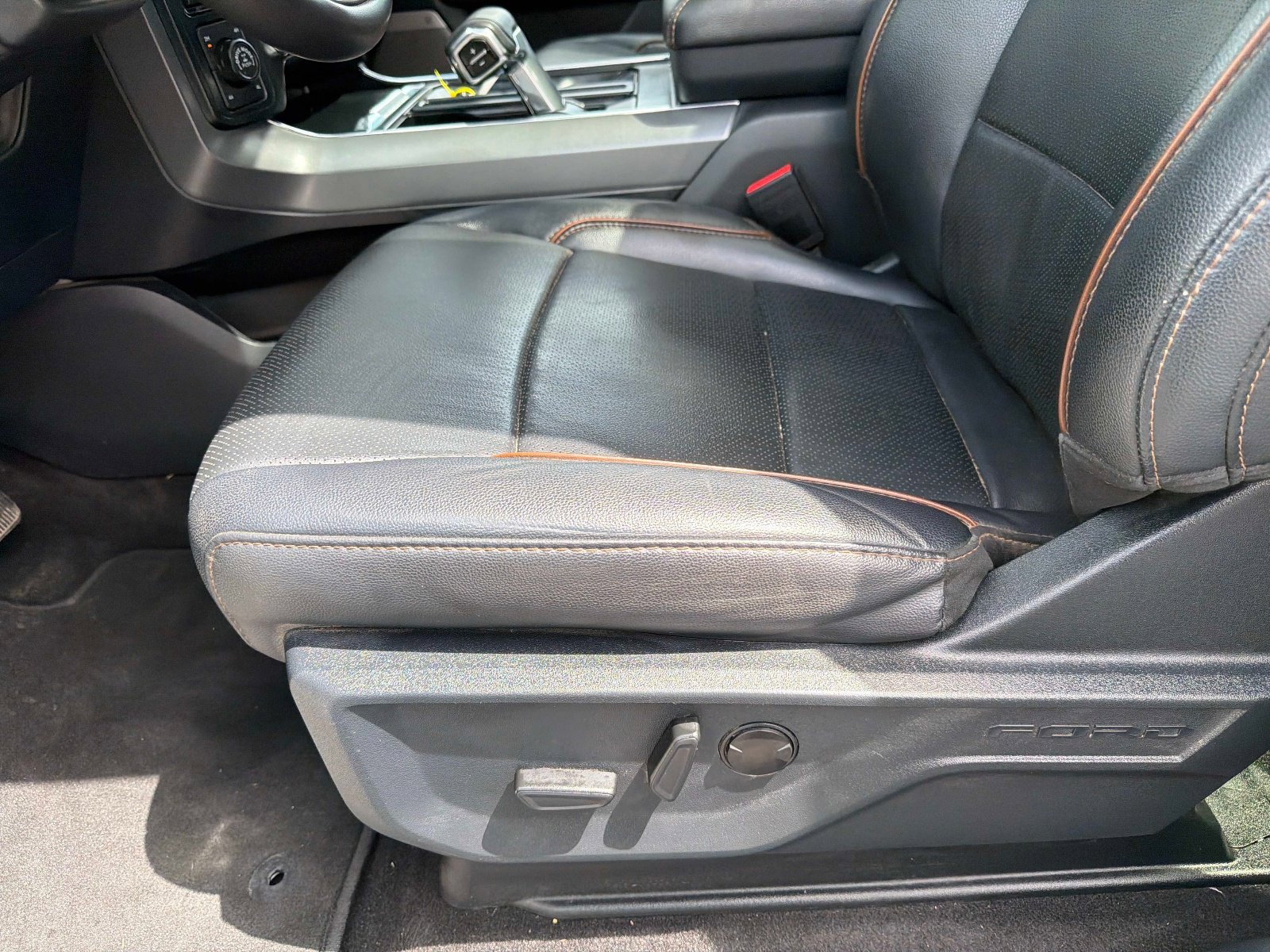 Used 2025 Ford F150 Lariat w/ Tow/Haul Package AWD/4WD image 38
