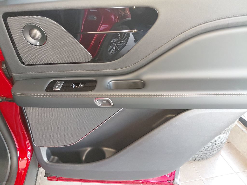 New 2026 Lincoln Aviator AWD image 33