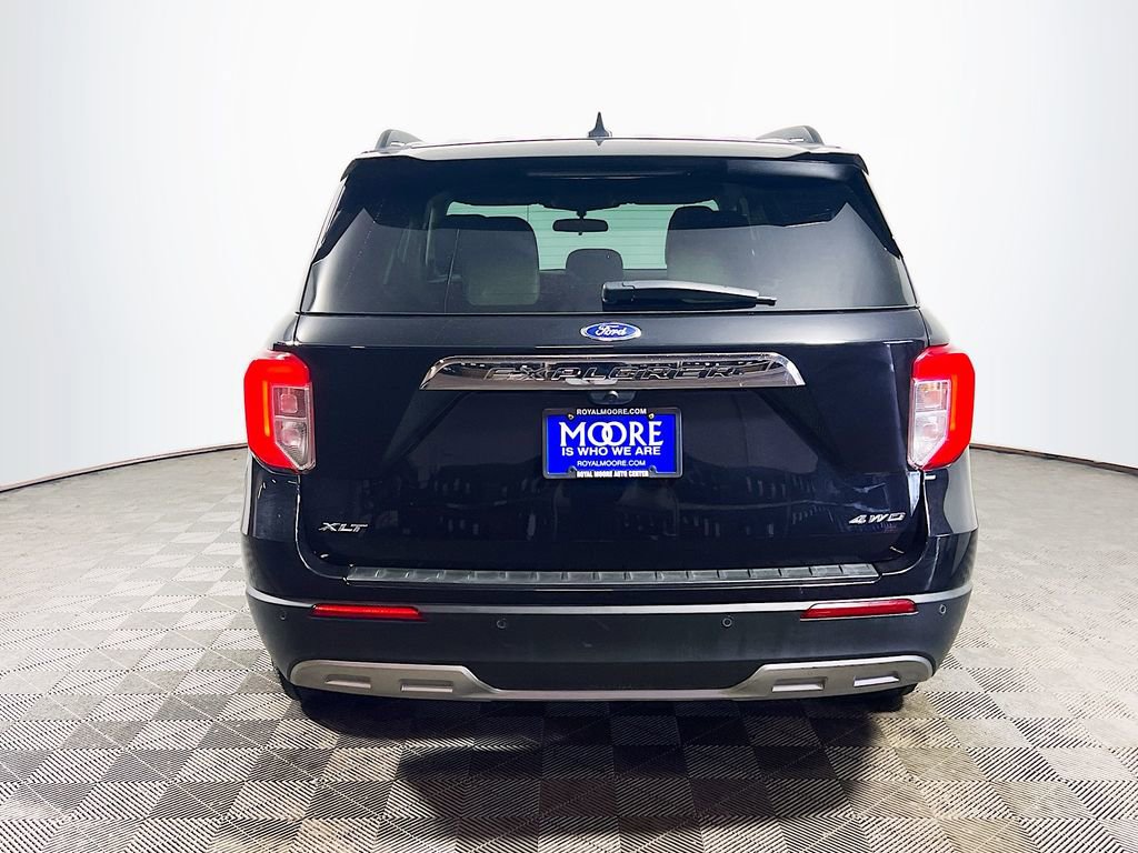 Used 2024 Ford Explorer XLT w/ Equipment Group 202A image 6