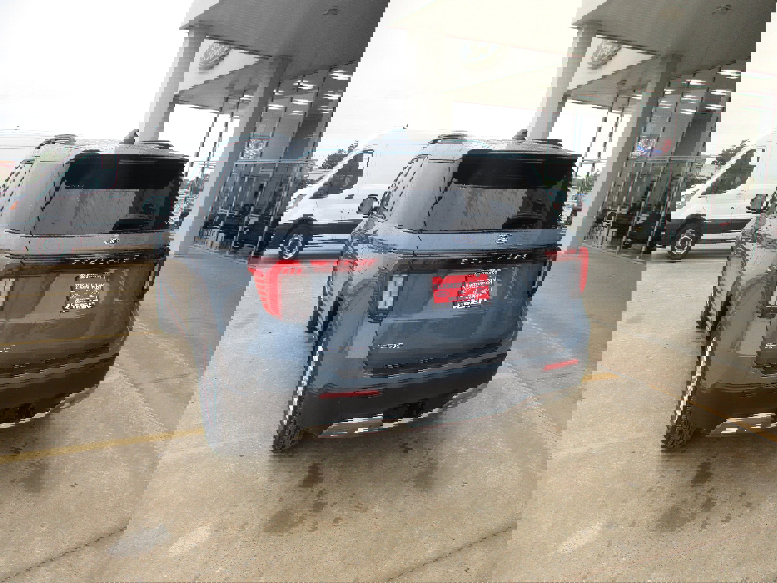 New 2025 Ford Explorer Active image 3