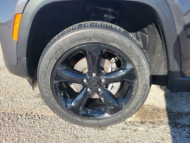 Used 2023 Jeep Grand Cherokee Altitude image 26