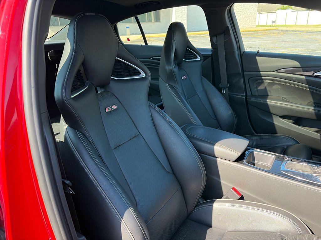 Used 2019 Buick Regal GS AWD/4WD image 32