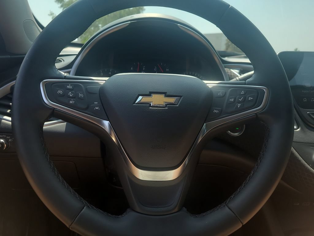Used 2025 Chevrolet Malibu RS FWD image 24