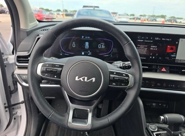 Certified 2025 Kia Sportage EX FWD image 9