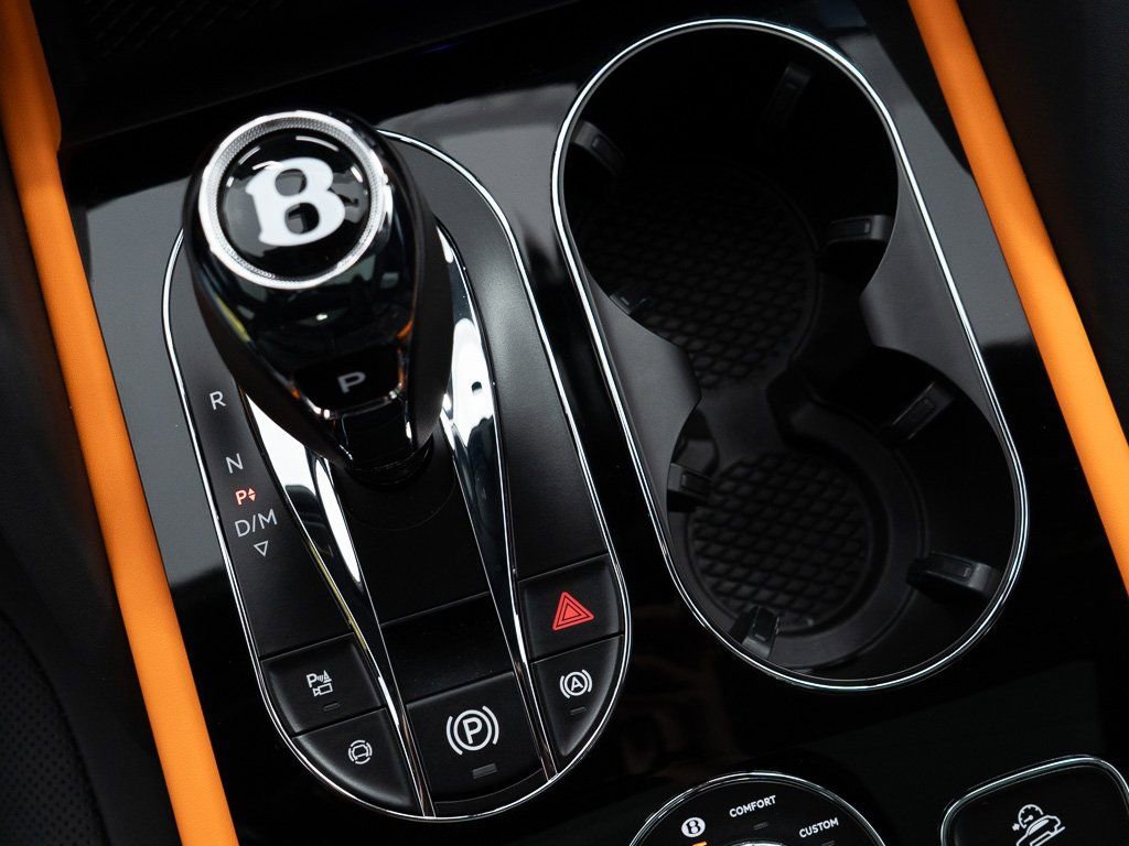 Certified 2025 Bentley Bentayga image 36