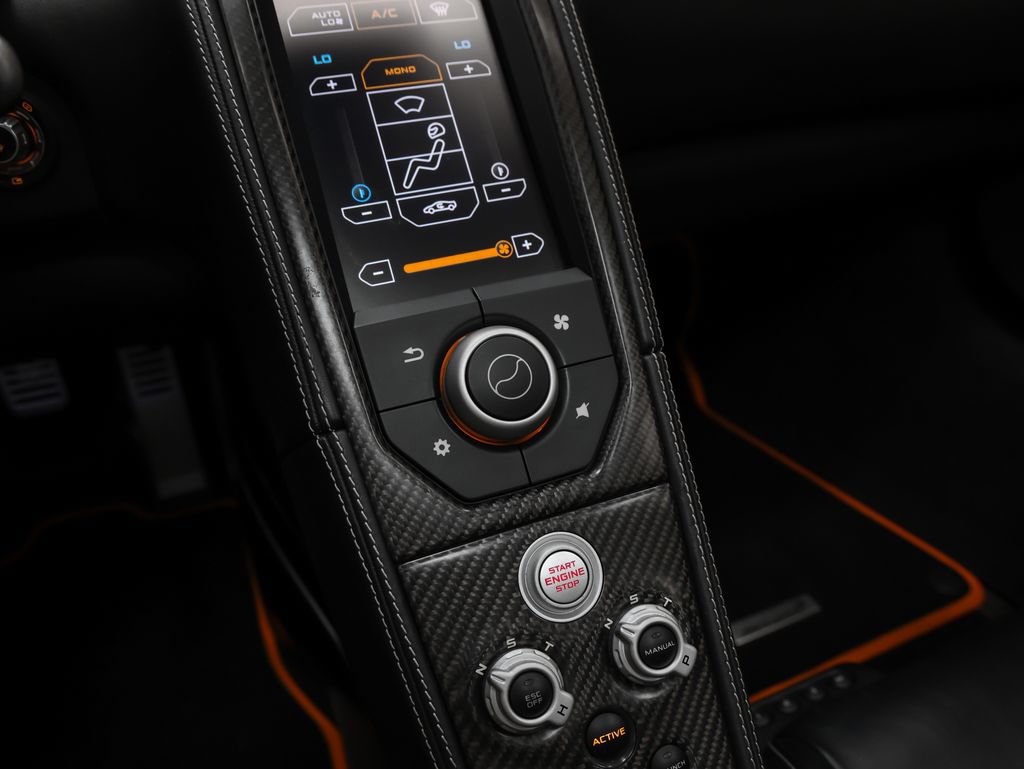 Used 2016 McLaren 675LT Spider RWD image 65