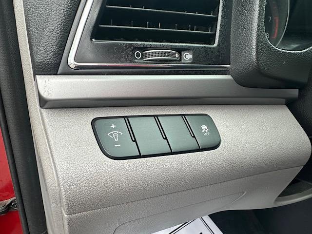 Used 2018 Hyundai Elantra SE image 21