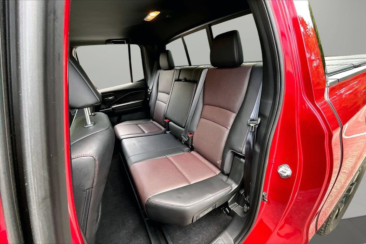 Used 2025 Honda Ridgeline Black Edition image 22